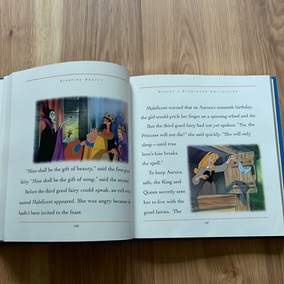 Disneys Storybook Collection - Picture 3 of 4